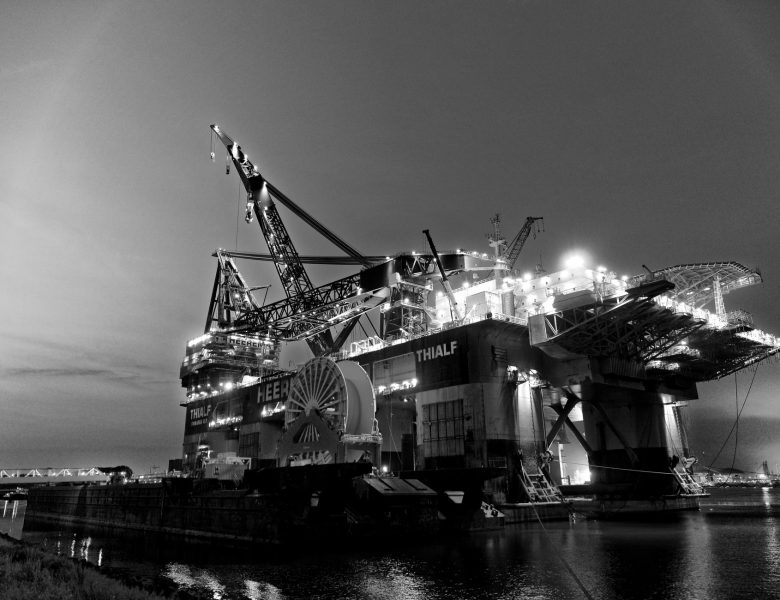 photo-1544860987-03cd01a2c6da