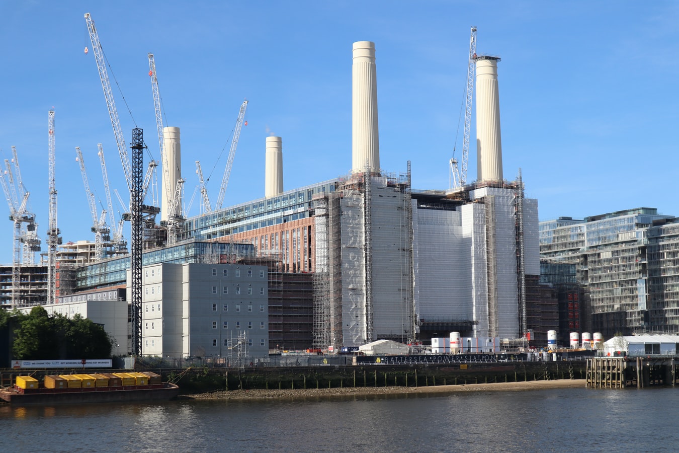 photo-1589794086451-4e2dee23971a